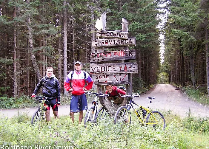 Kemping Robinson River Camp *